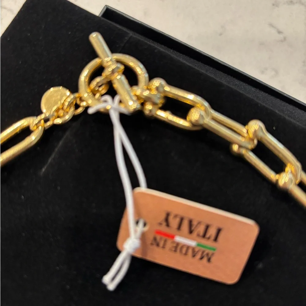Elegant Gold Chain Necklace - Picture 4 of 7